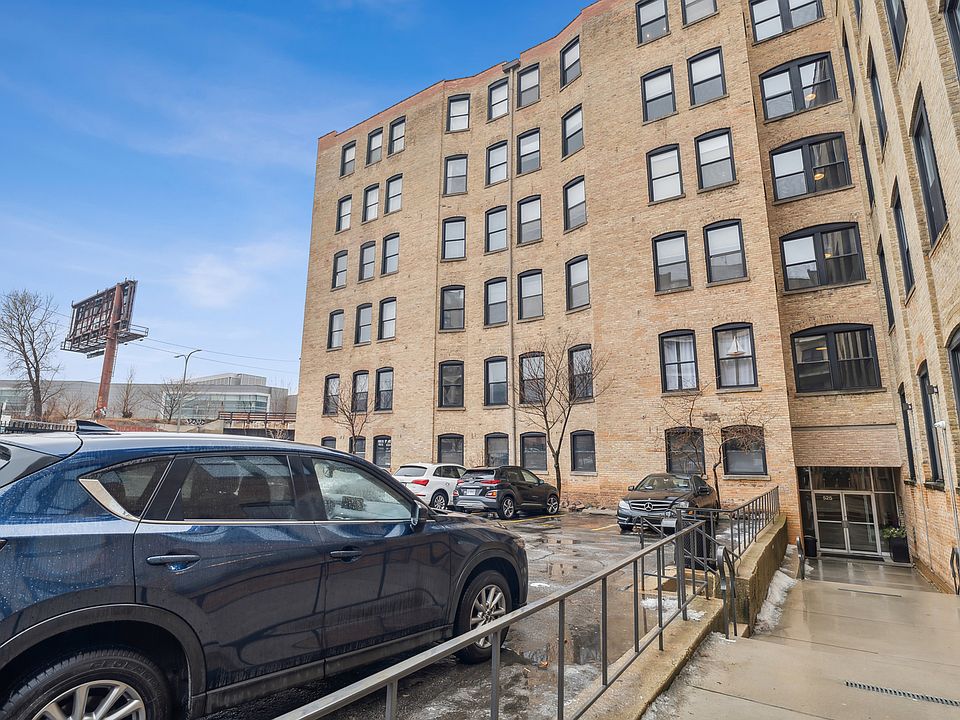 1st image of 525 N Halsted St Unit 400
