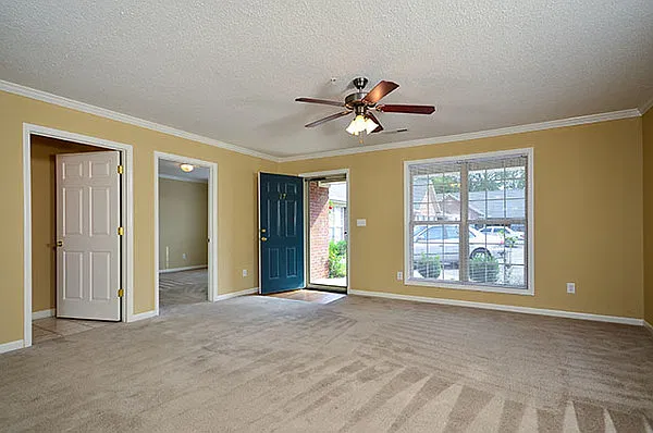 2 bed, 1250 sqft, $950 — Photo 3