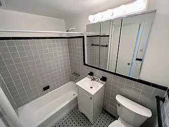 Rented by R New York