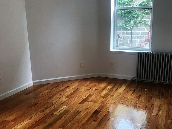 4th image of 293 Grand Ave APT 3L