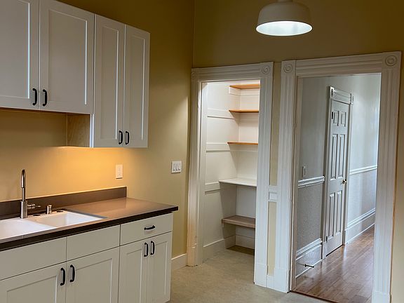 kitchen & pantry