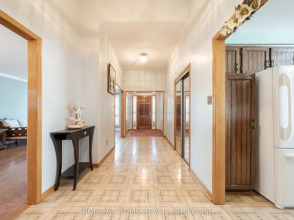 5th image of 11 Timber Ln
