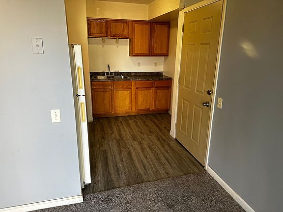 5th image of 975 39th St #4