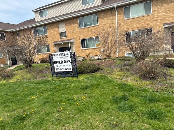 River Oaks Apartments, 1730 Broadway St, Niles, MI 49120