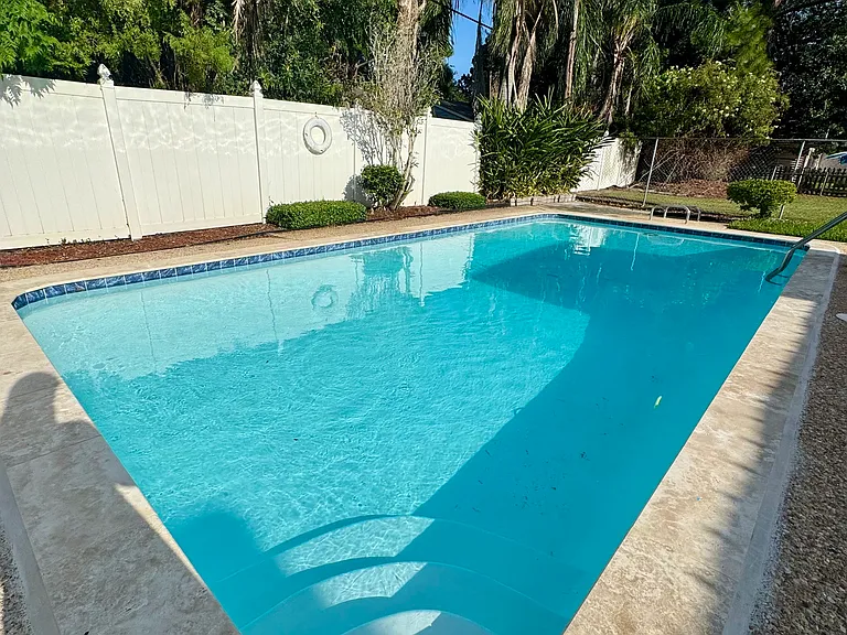1423 Taft Park — Photo 3