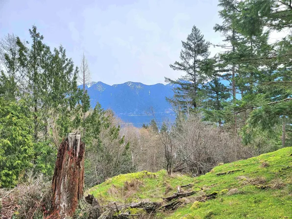 1562 Eaglecliff Rd, Bowen Island, BC V0N 1G1