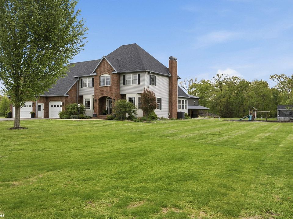 1st image of 3297 Country Club Ln