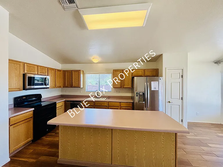 10451 N Calle Verano Seco — Photo 5