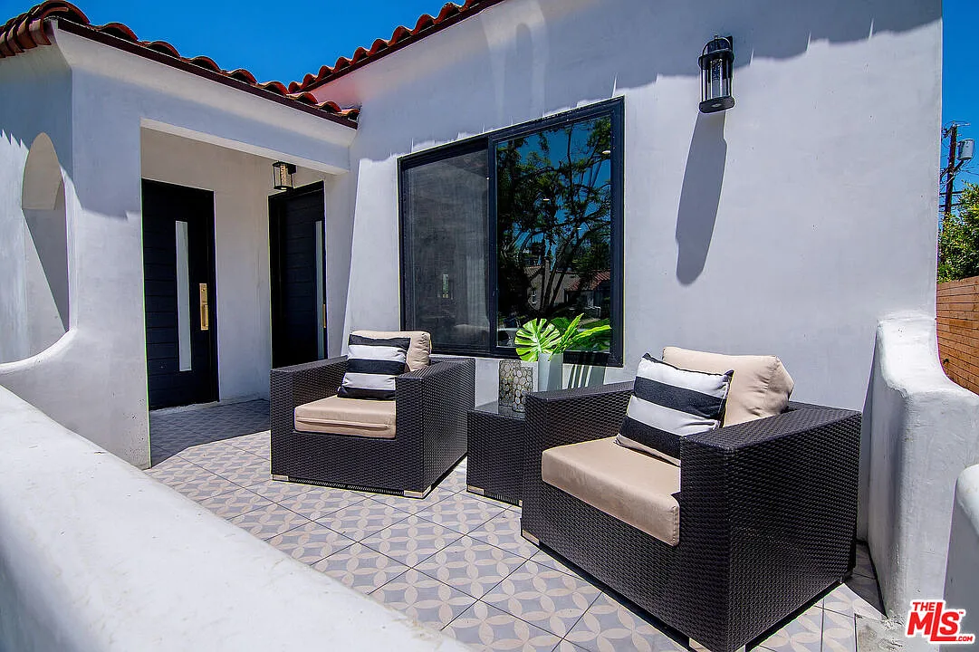2 bed, 2.5 bath, 1400 sqft, $6,450 — Photo 2