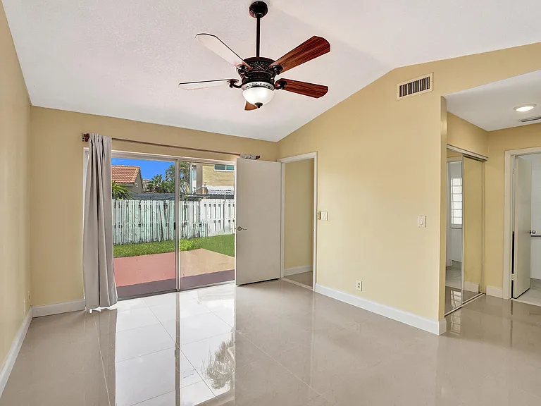 17866 SW 10th Ln — Photo 16