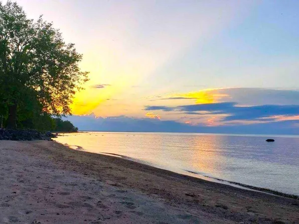 Graceton Beach Rd NW, Williams, MN 56686