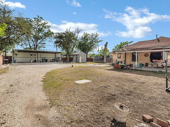4th image of 1518 W Travis