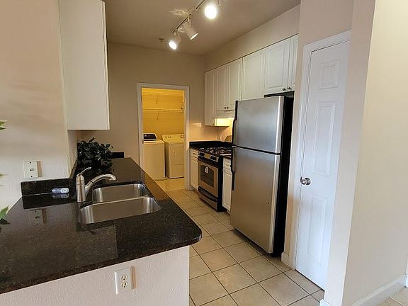 5th image of 501 Hungerford Dr APT 207