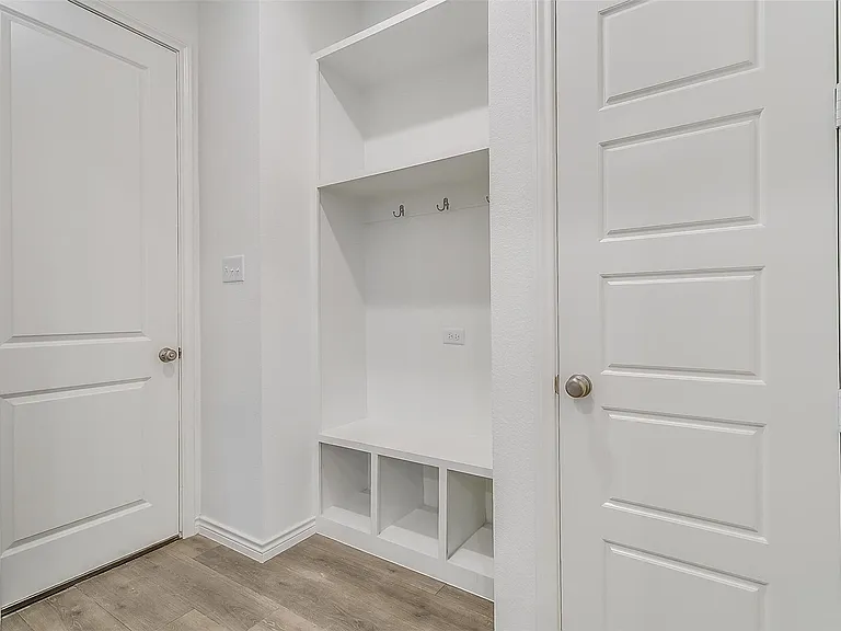 205 Athenia Dr — Photo 19