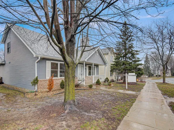 310 Harbour Town Dr, Madison, WI 53717