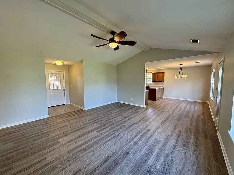2406 Kingsfield St — Photo 11