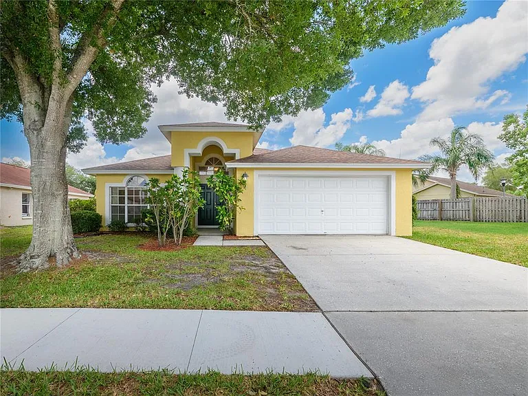 1407 Wakefield Dr — Photo 1
