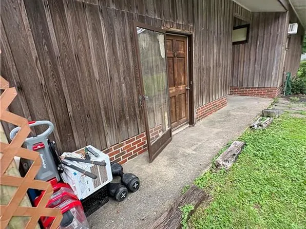 3609 Parr Ln, Chesapeake, VA 23323