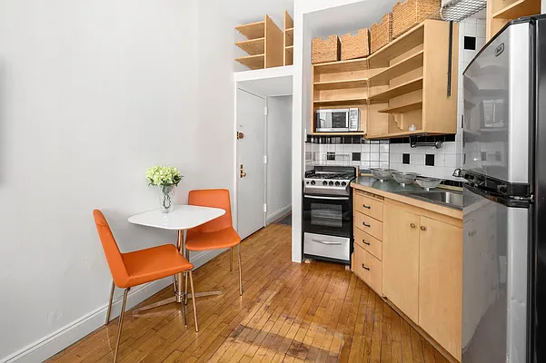 Sold by Compass | media 4