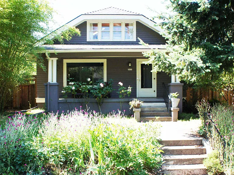 3635 NE 16th Ave — Photo 1