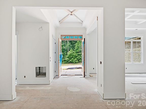 4th image of 207 Kingsbridge Rd