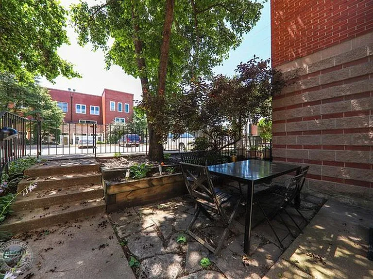 933 N Racine Ave #A — Photo 14