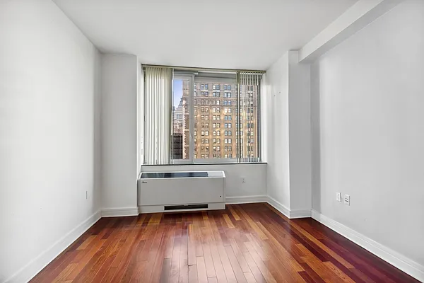 Rented by Corcoran | media 14