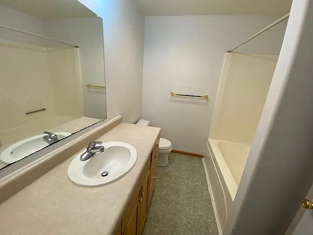 246 S Dolphin St — Photo 6