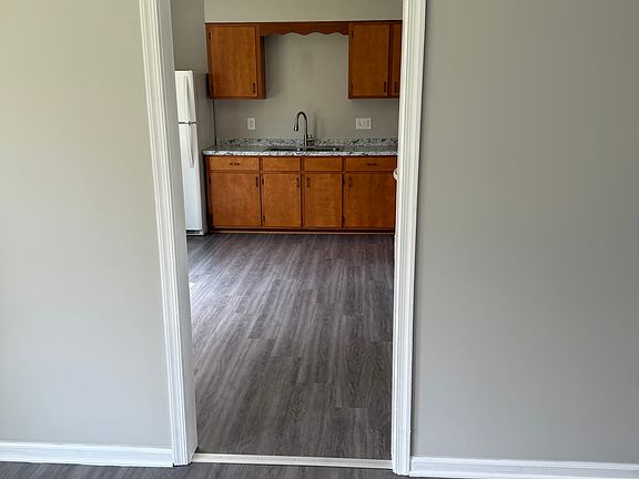3rd image of 56 Rockridge Ct #11