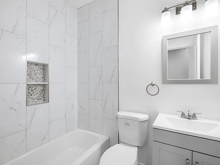 2230 Christian St #3 — Photo 13