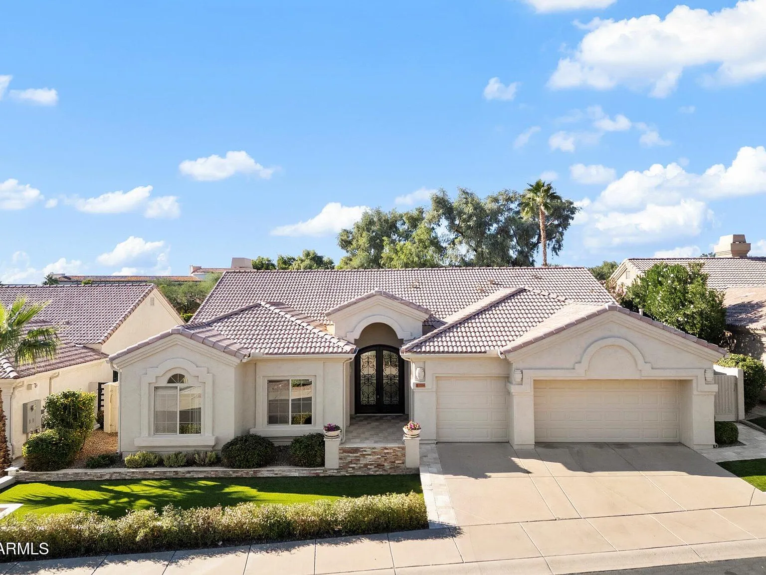 3 bed, 2.5 bath, 2671 sqft, $9,500 — Photo 2