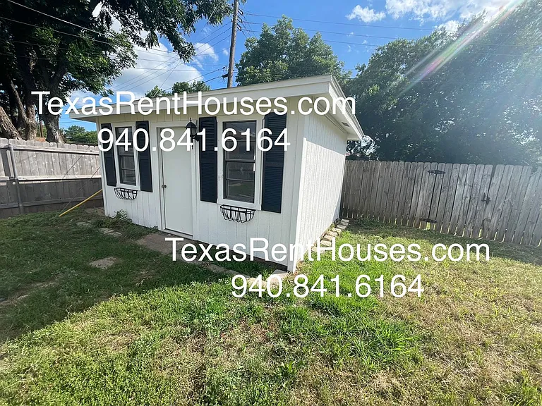 4602 Melody Ln — Photo 13