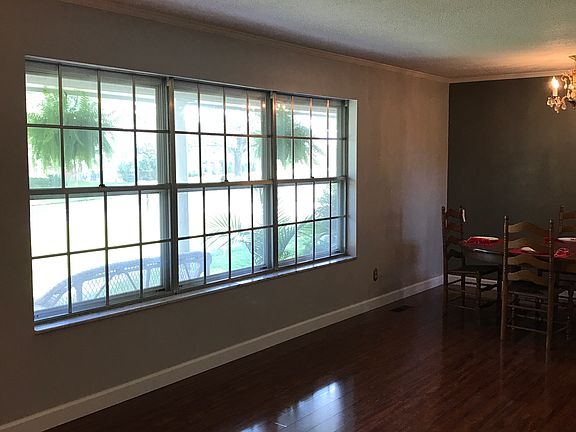 5th image of 2840 Candies Ln NW