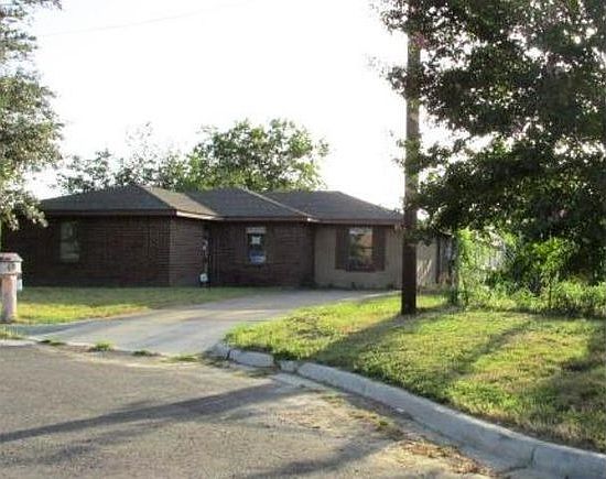 1st image of 921 Vicki Cir