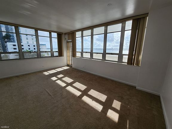 5th image of 2121 N Bayshore Dr APT 609