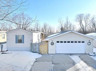 611 Rose Dr, Faribault, MN 55021