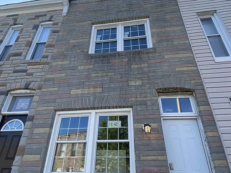 1212 James St — Photo 1
