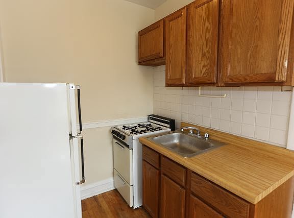 3rd image of 2910 N Mildred Ave APT 3W