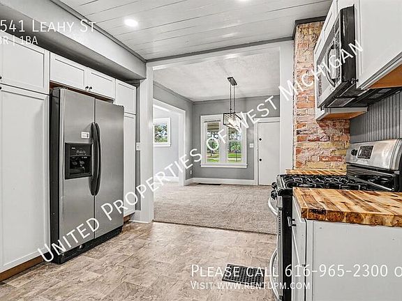 2nd image of 1541 Leahy St