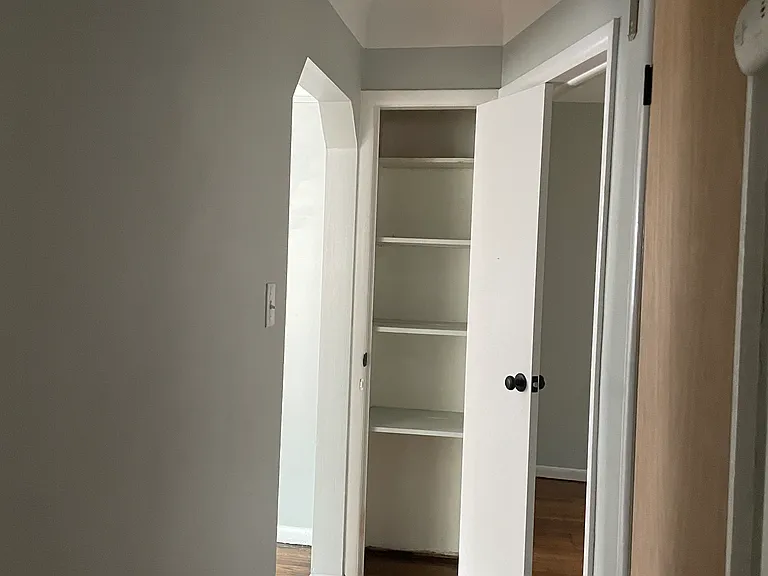 327 Kensington Ave — Photo 9