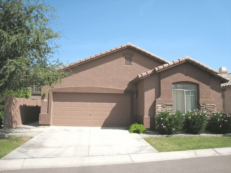 Great home with 2 Car Garage