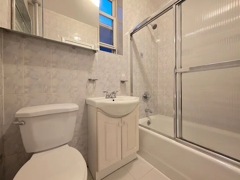 2154 60th St #2R — Photo 6
