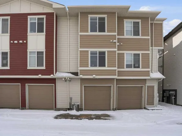 95 W Skyview Close NE #404, Calgary, AB T3N 1X2