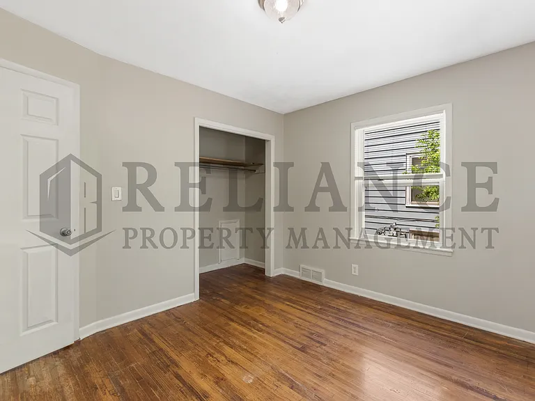 1122 S Quentin St — Photo 6