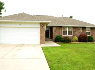 935 S Duke Ct, Springfield, MO 65802