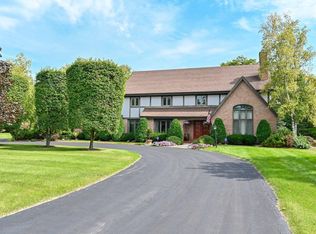 8980 N Spruce Rd, River Hills, WI 53217
