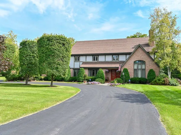 8980 North Spruce ROAD, River Hills, WI 53217