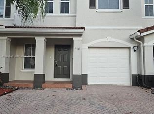 228 Riverwalk Cir, Fort Lauderdale, FL 33326