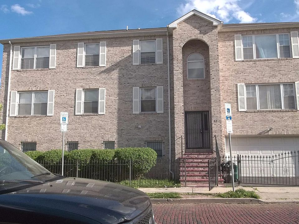 1st image of 53 Holland St #1C