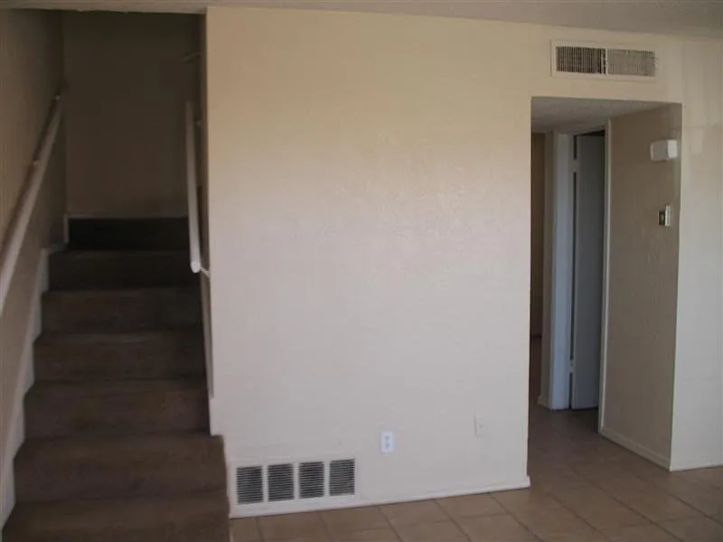 3331 Lincoln - #7 — Photo 2